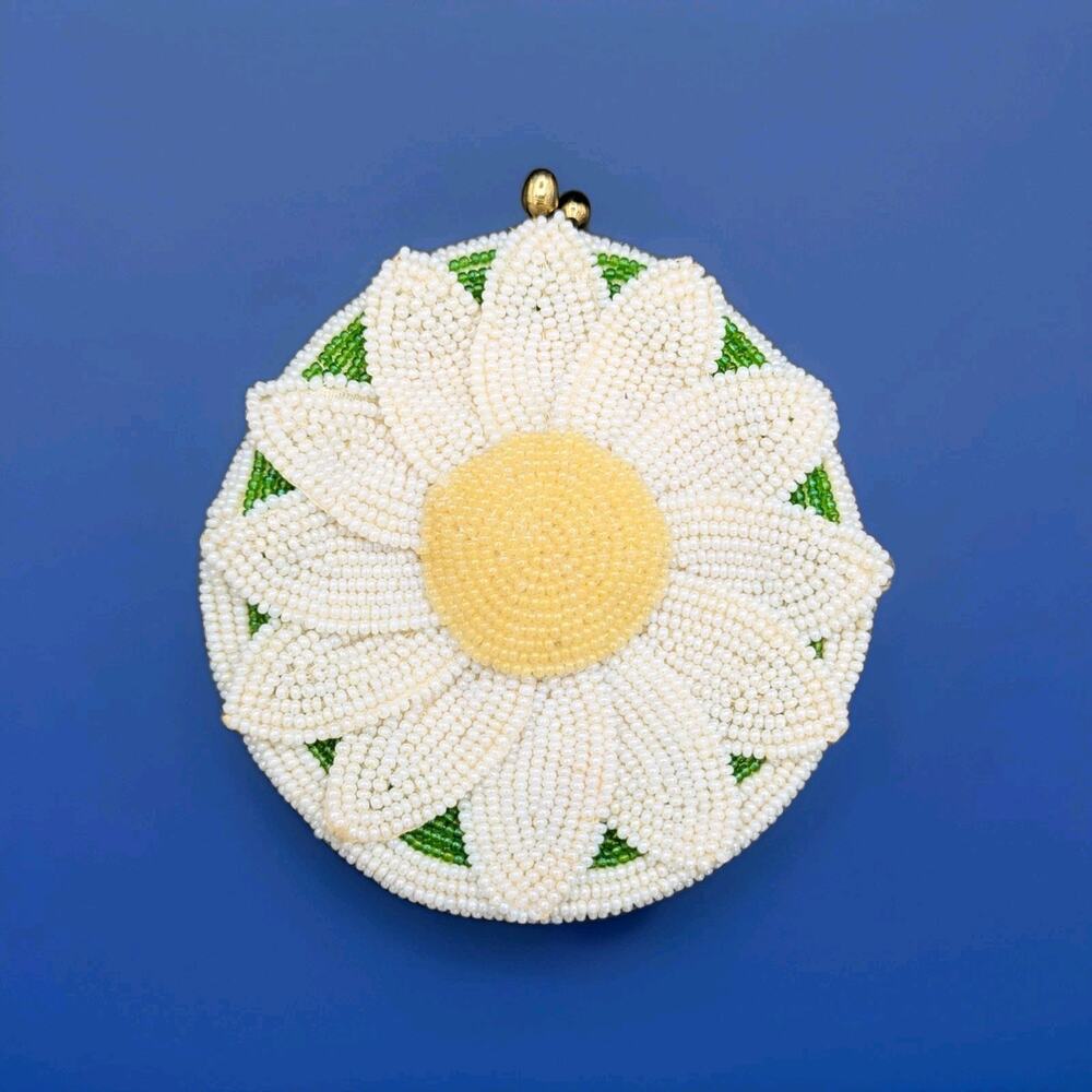 Vintage Kiss Clasp White Sunflower Beaded Clutch/Coin Purse Delill Made In Japan